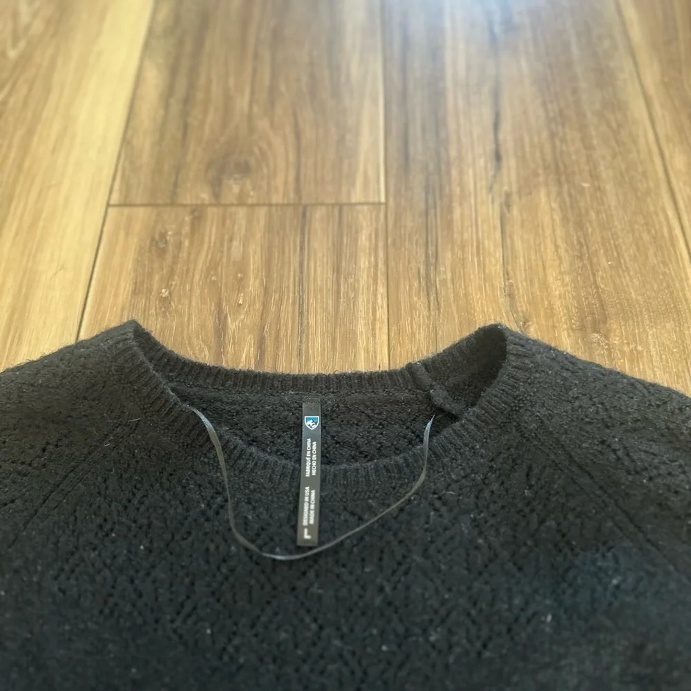 Kuhl womens black sweater size large